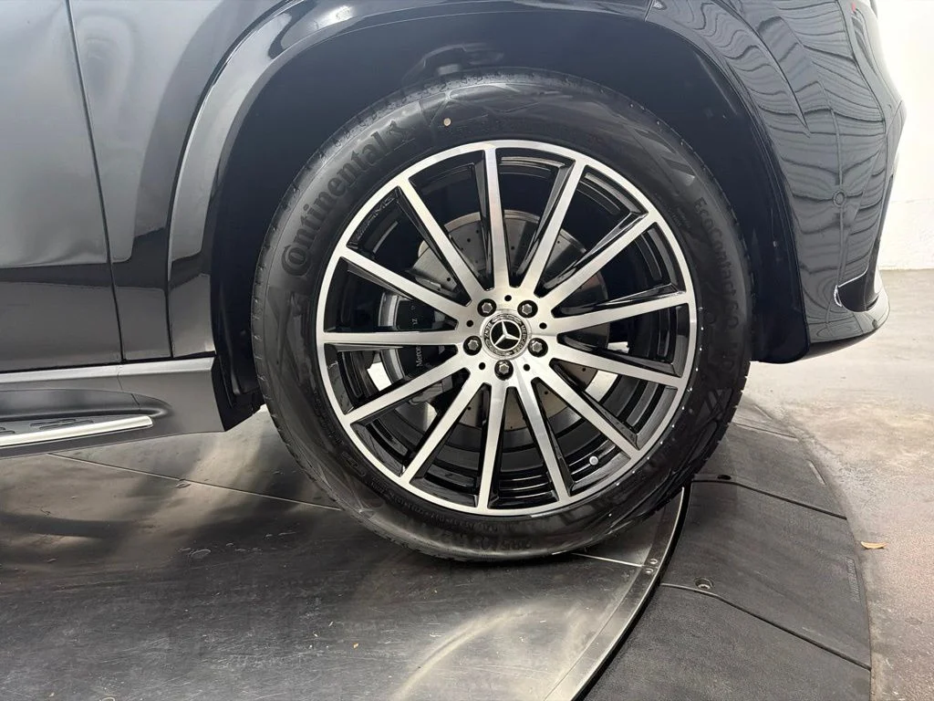 New 2026 Black Mercedes-Benz GLS 450 image 9