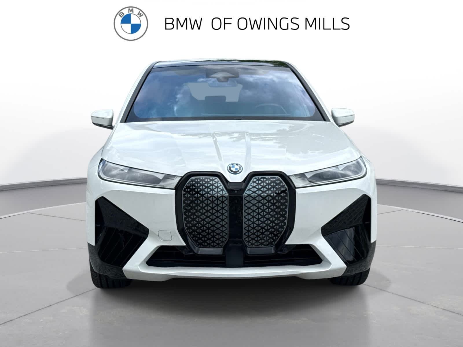 Certified Used 2024 Mineral White Metallic BMW xDrive50 image 8