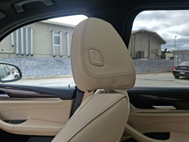 Used 2018 White BMW xDrive30i image 17