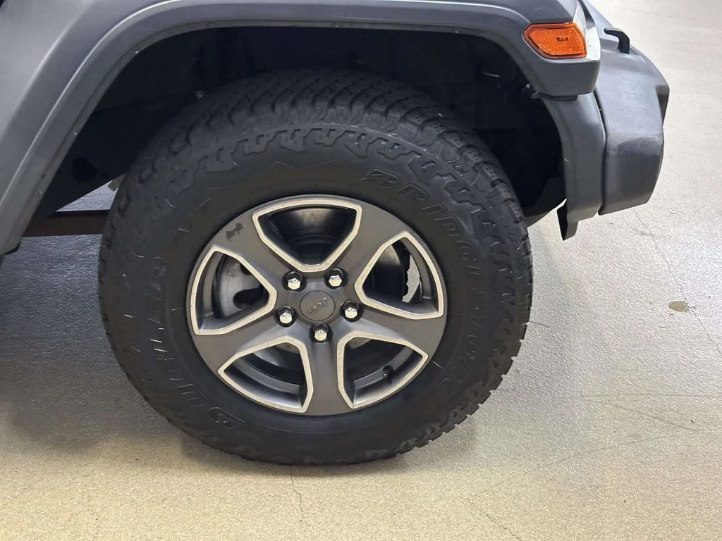 Used 2018 Gray Jeep Unlimited Sport S image 12
