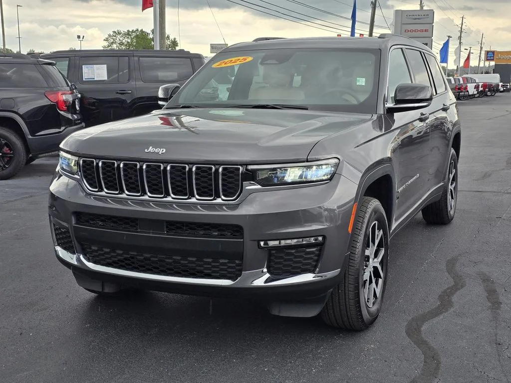 Used 2025 Baltic Gray Metallic Clearcoat Jeep Limited image 3