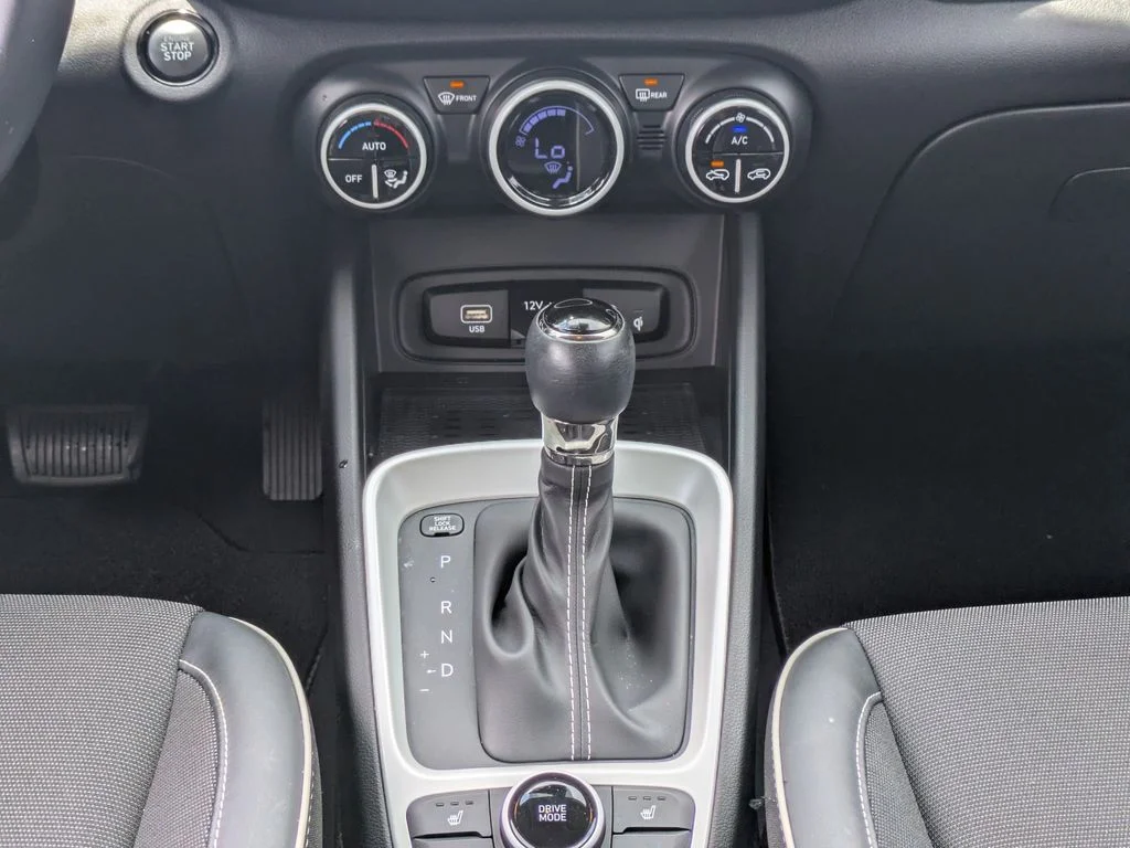 Used 2024 White Hyundai Limited image 19