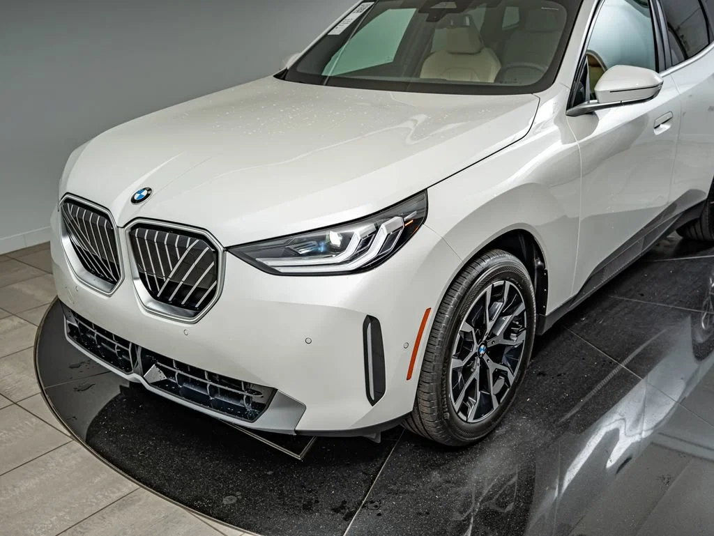 New 2026 Mineral White Metallic BMW 30 xDrive image 14