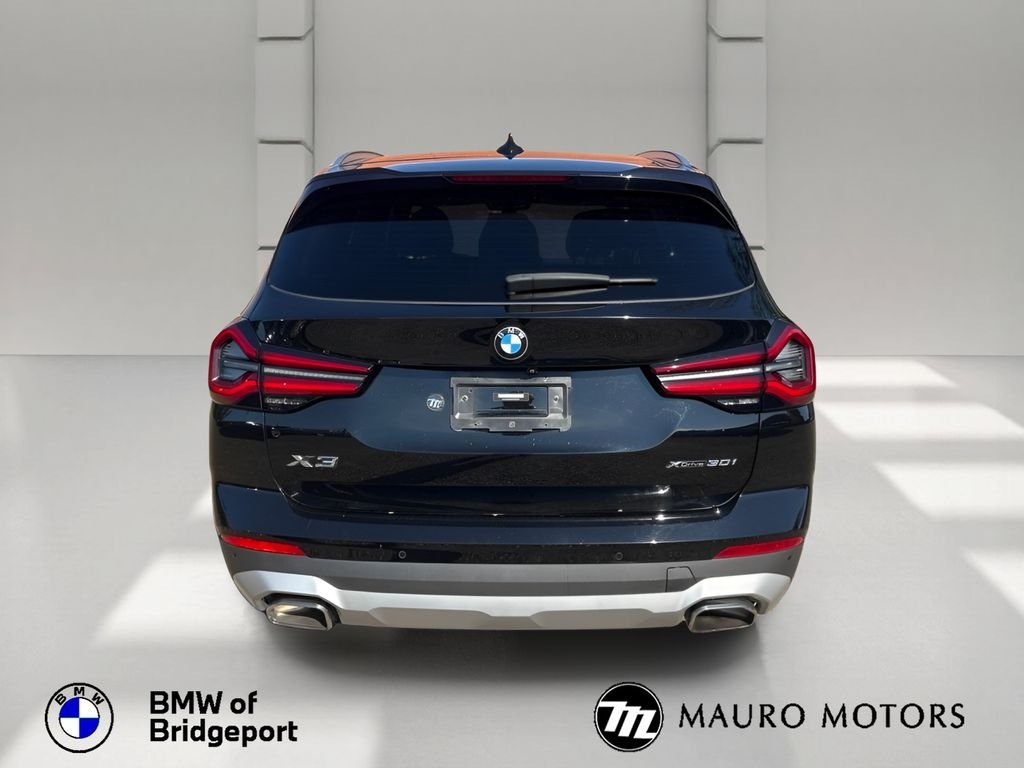 Used 2022 Black BMW xDrive30i image 5