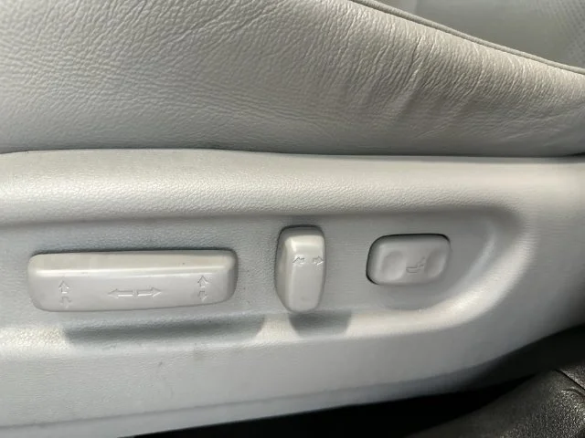 Used 2023  Honda EX-L image 23