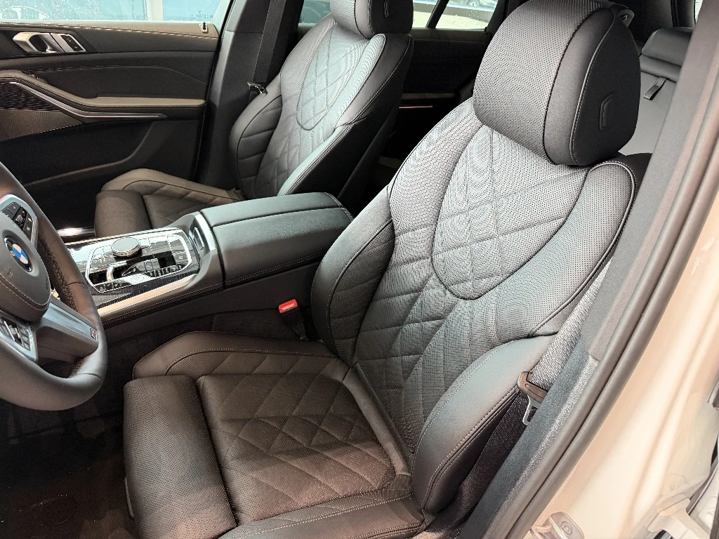 New 2026 Alpine White BMW xDrive40i image 12