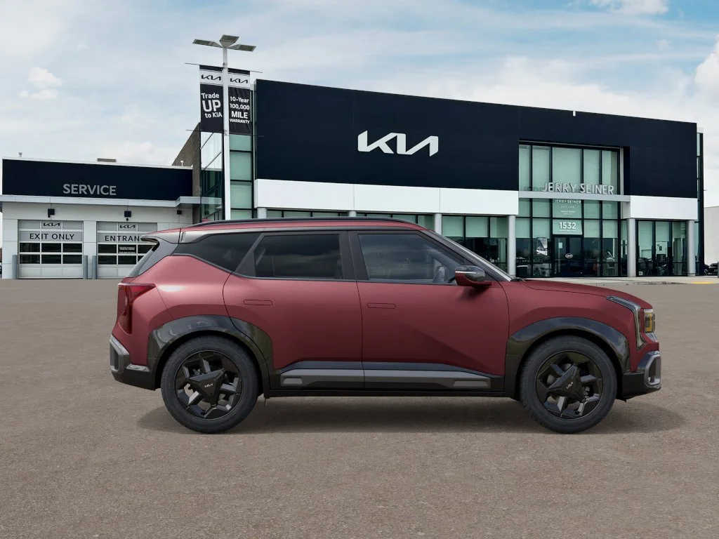 New 2027 Magma Red Matte Kia X-Line S image 7
