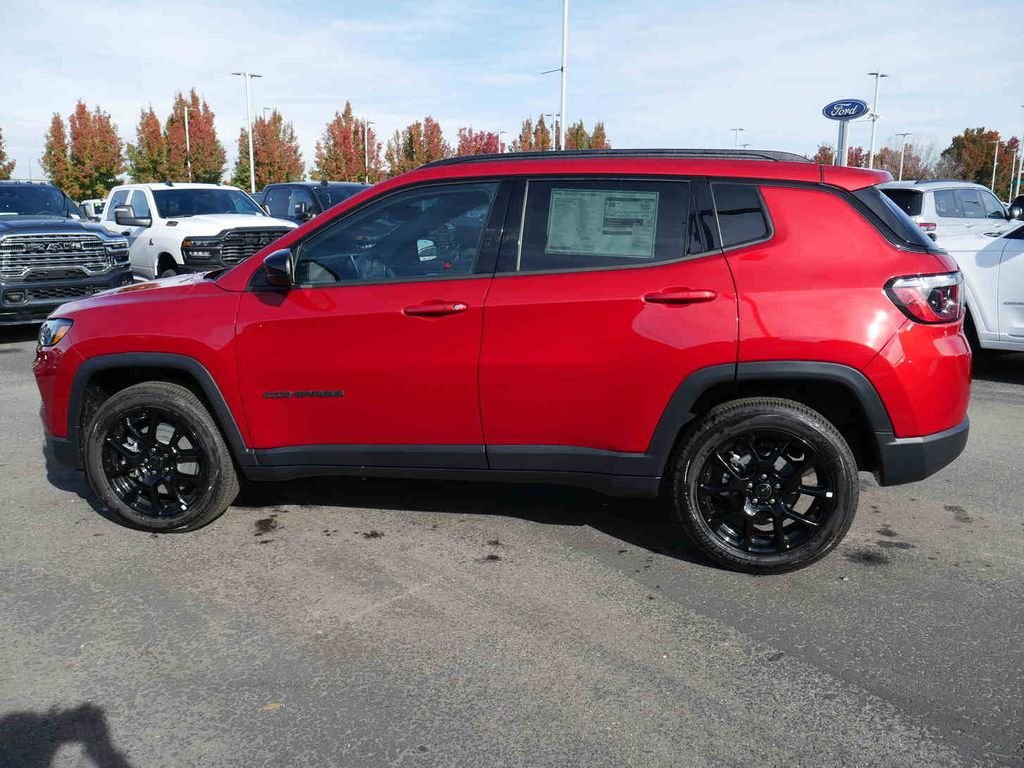 New 2026 Red Hot Pearlcoat Jeep Latitude image 15