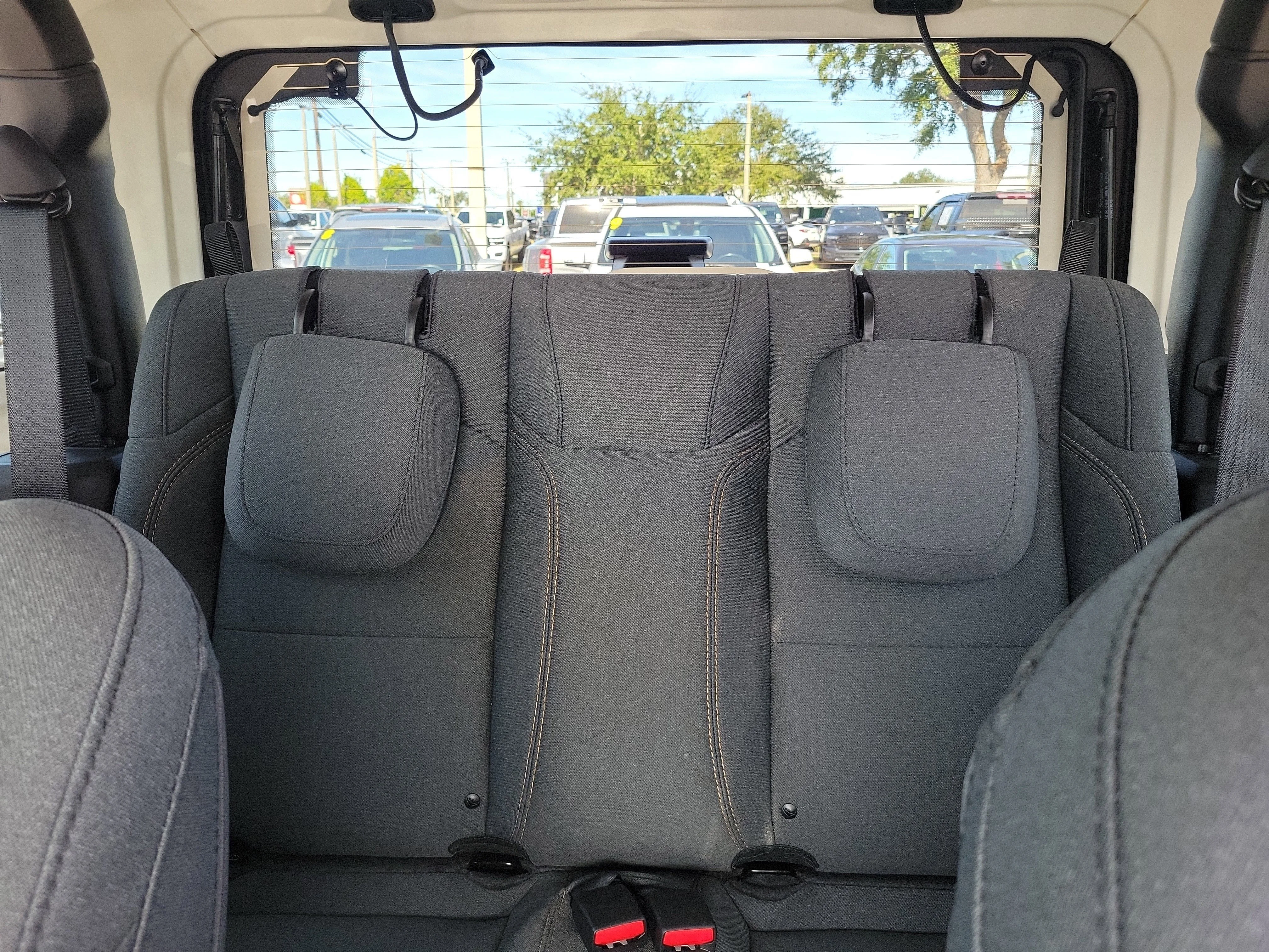 New 2026 Granite Crystal Metallic Clearcoat Jeep Sport S image 6