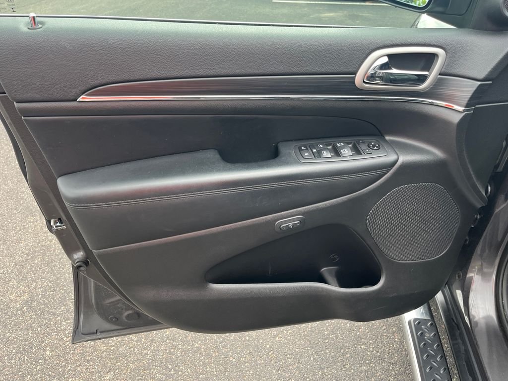 Used 2021 Gray Jeep Limited image 12