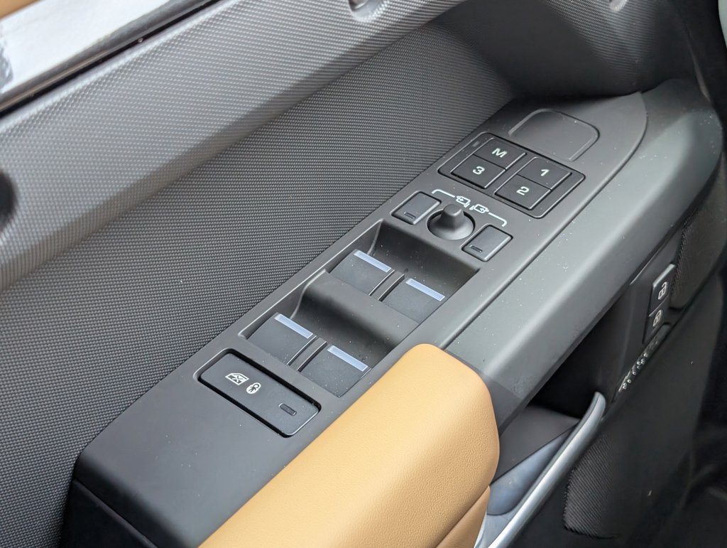New 2026 Carpathian Grey Land Rover X-Dynamic SE image 31