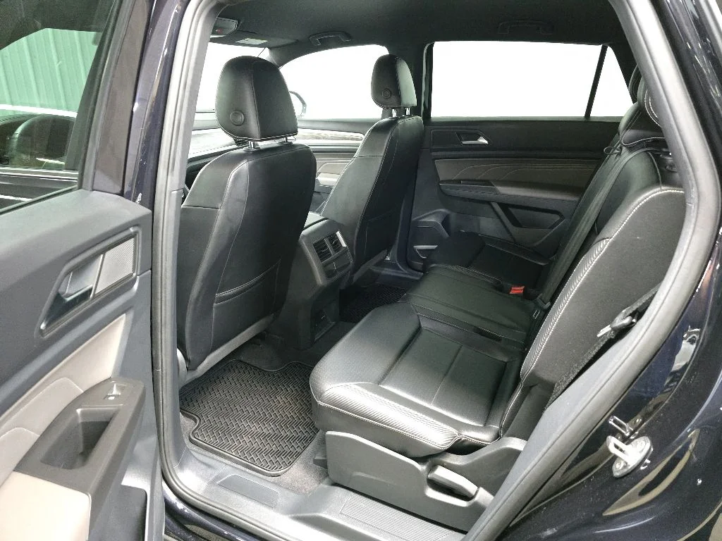 Used 2022 Black Volkswagen 3.6L V6 SE w/Technology image 30