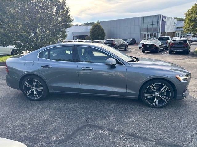 Used 2021 Gray Volvo T5 Inscription image 4