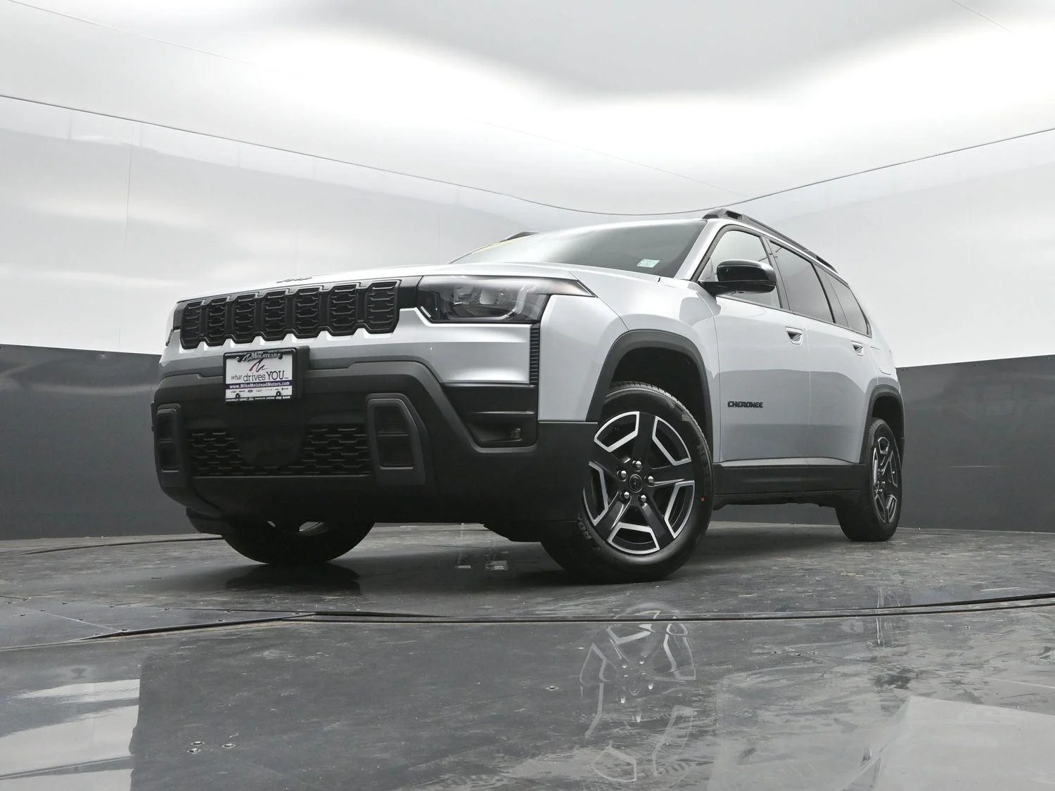 New 2026 Silver Zynith Clear-Coat Exterior Paint Jeep Laredo image 45