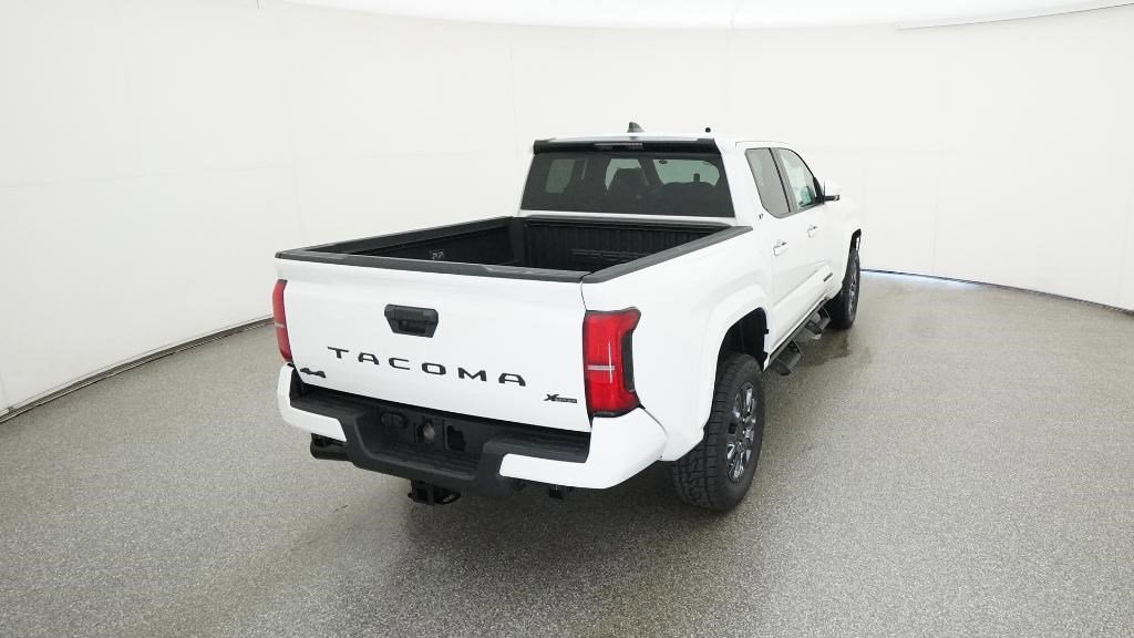 2025 Toyota Tacoma SR5 - Photo 8