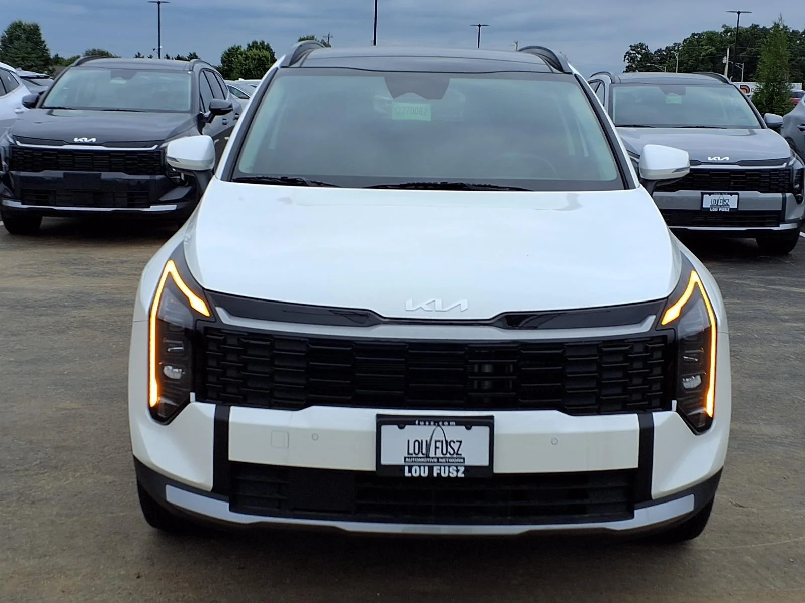 New 2027 Snow White Pearl Kia EX image 17
