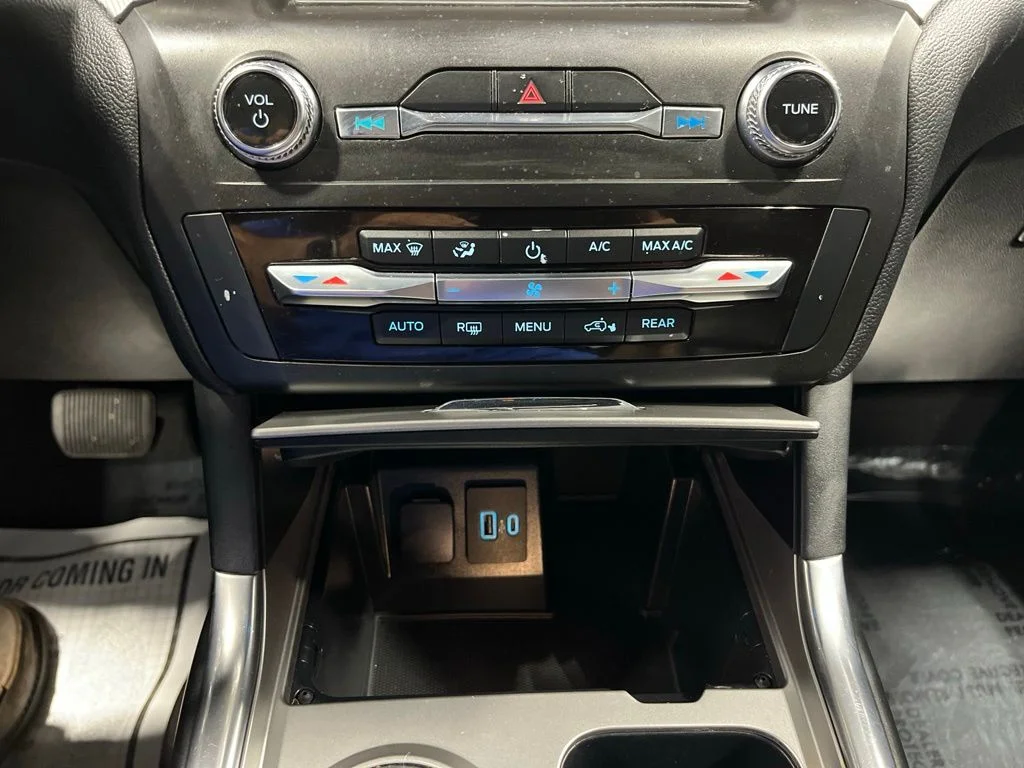 Used 2020 Black Metallic Ford XLT image 26