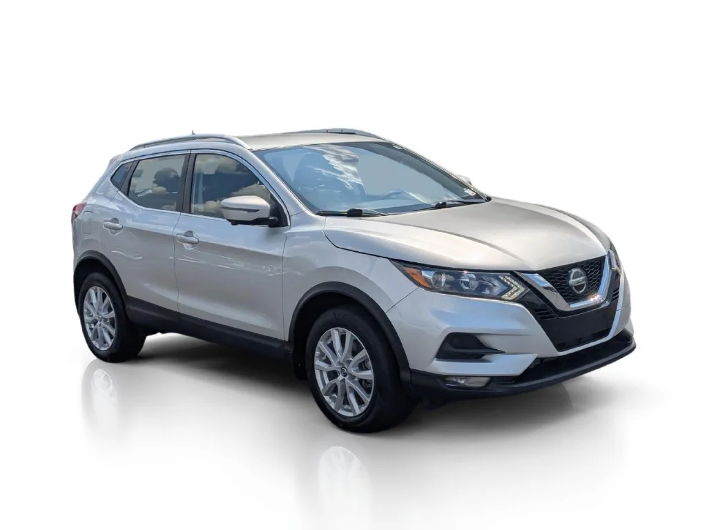 Used 2022 Brilliant Silve Nissan SV image 5