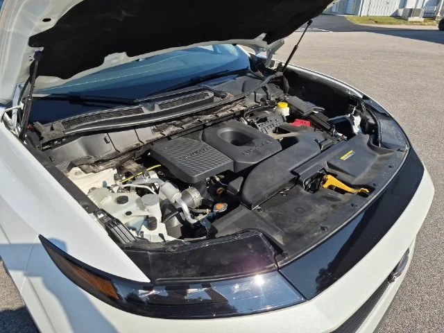 Used 2025 White Nissan SL image 41