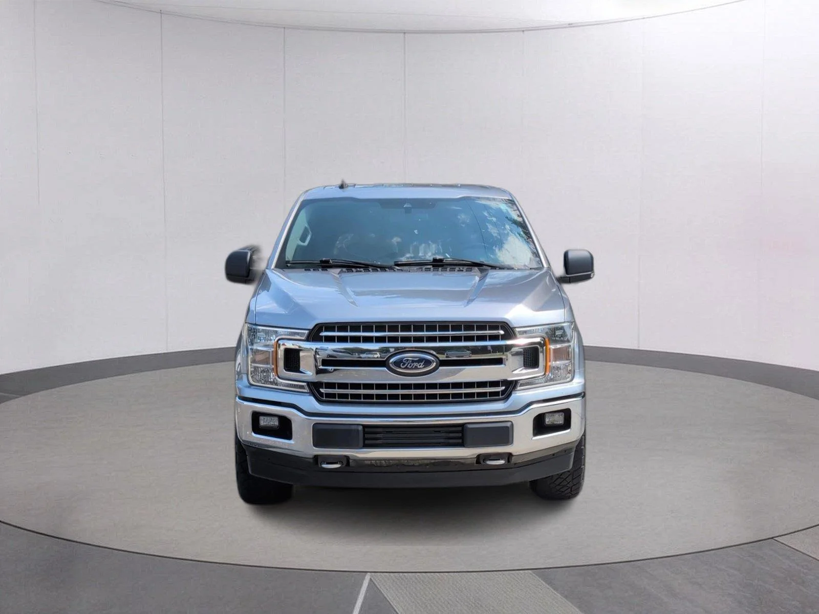Used 2020 Iconic Silver Ford XLT image 9