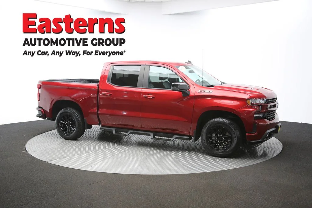 Used 2021 Red Chevrolet RST image 46