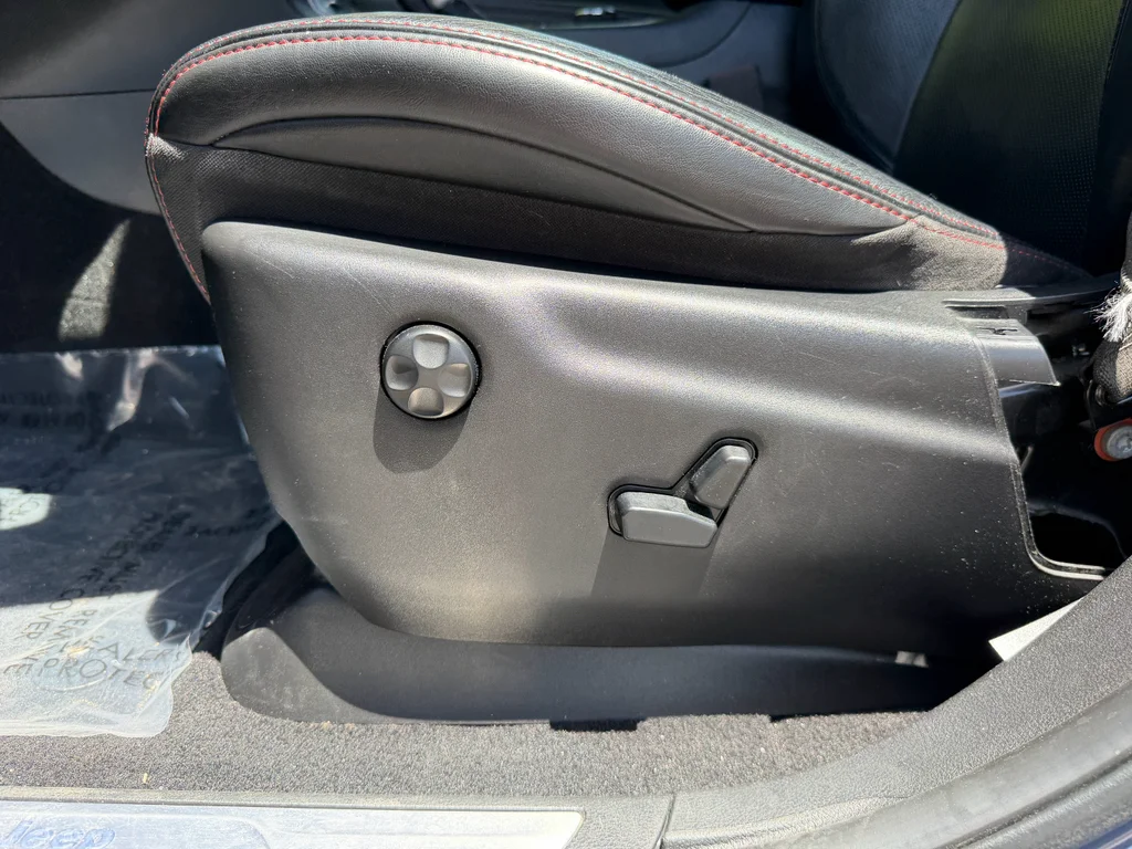 Used 2019 Slate Blue Pearlcoat Jeep Trailhawk image 10