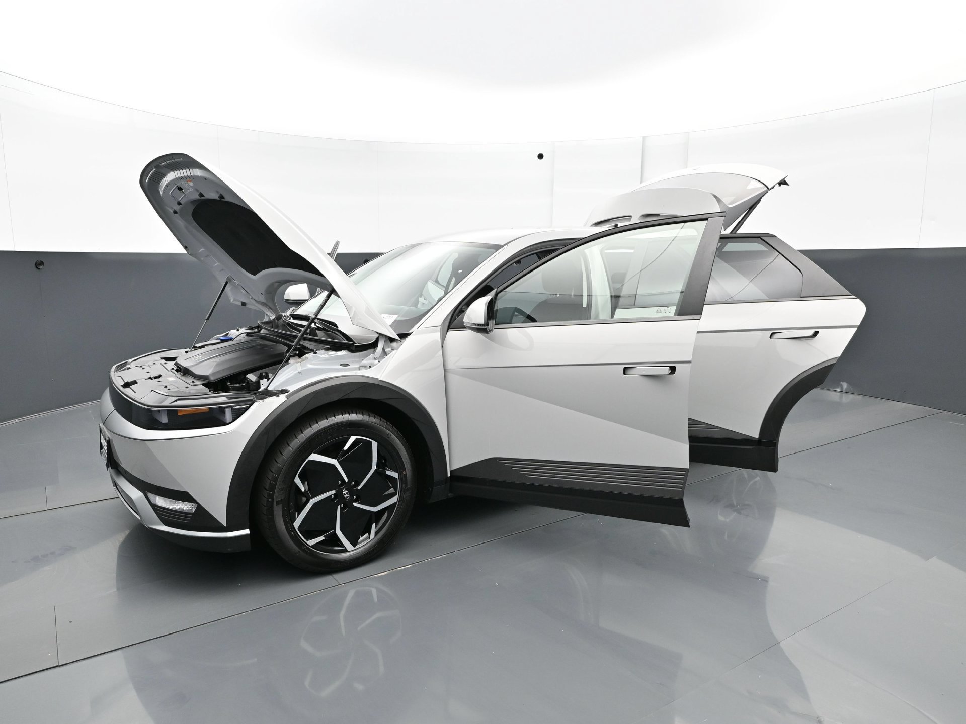 Used 2024 Cyber Gray Hyundai SEL AWD image 35