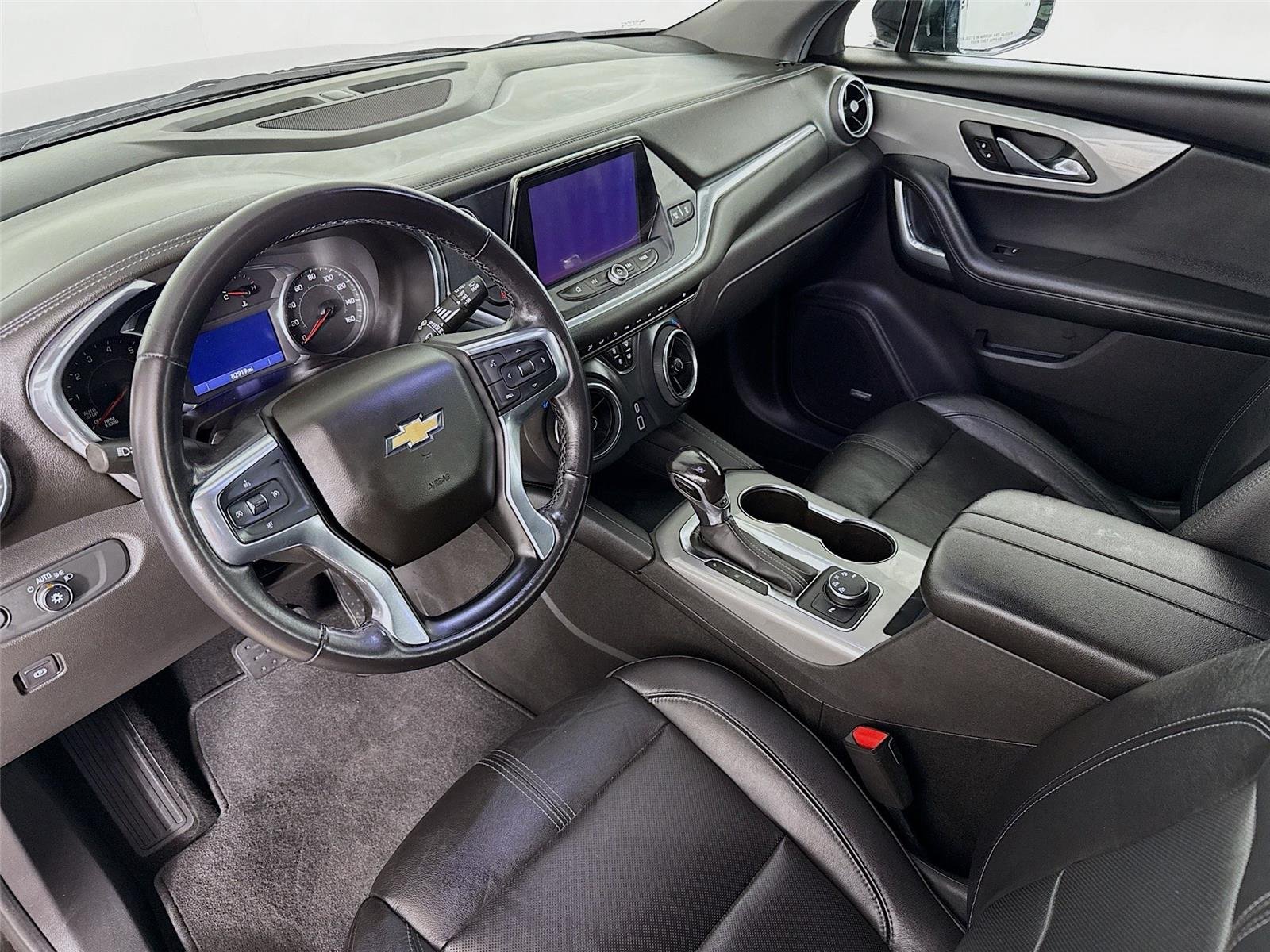 Used 2019 BLACK Chevrolet 4DR AWD LT image 11