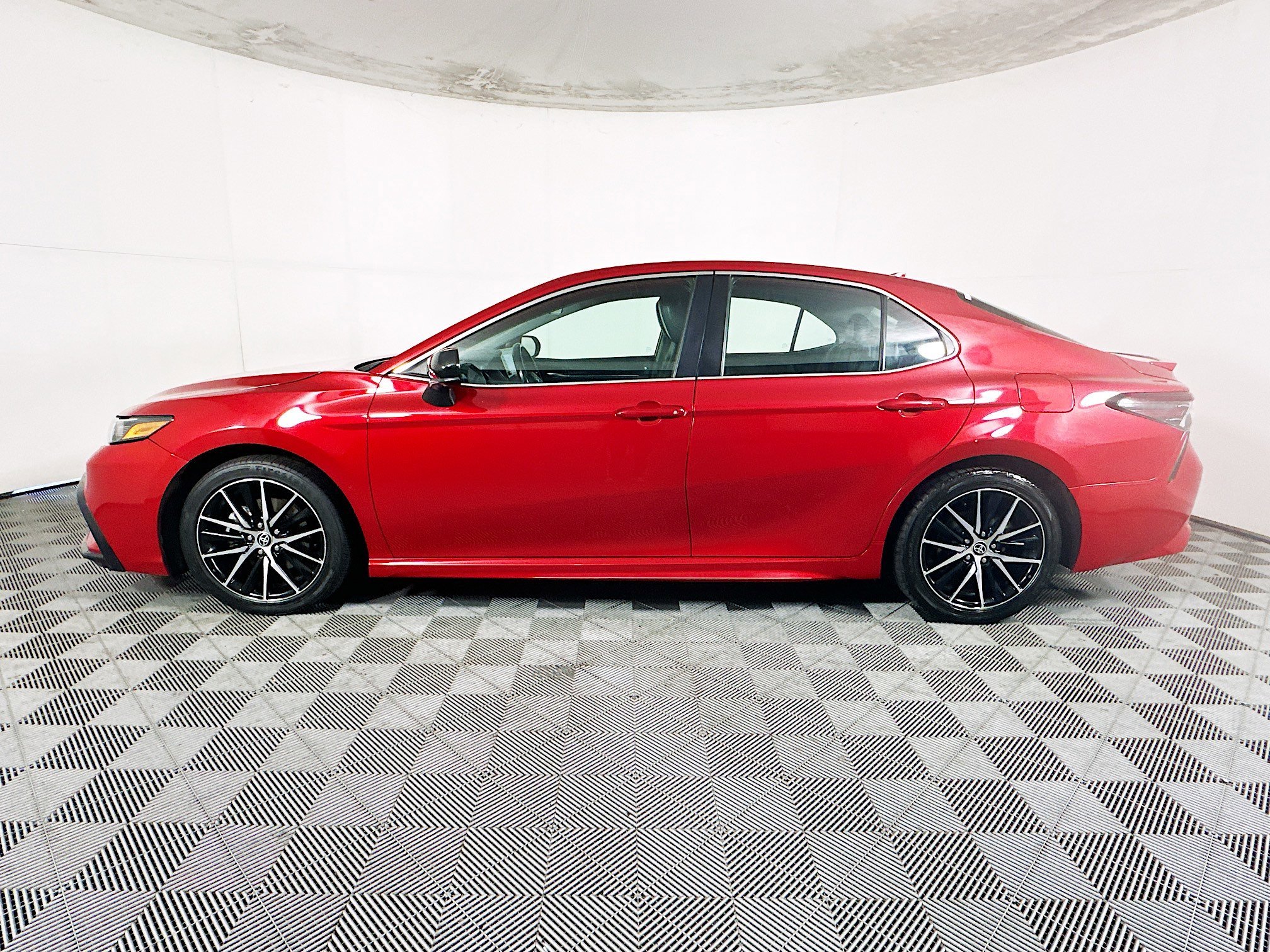 2024 Toyota Camry thumbnail 8