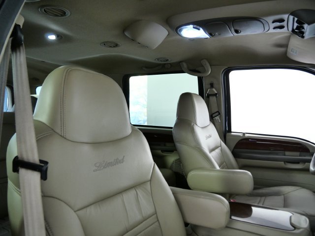 Used 2000 Green Ford Limited image 12