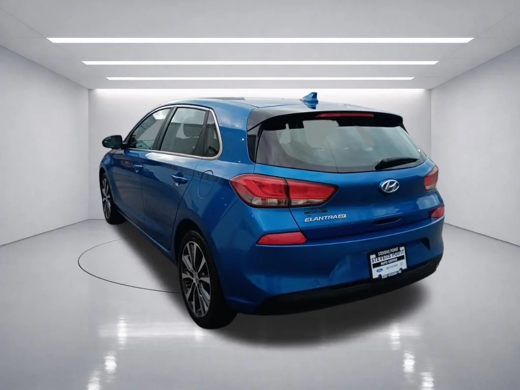 Used 2018 Electric Blue Metallic Hyundai Base image 5