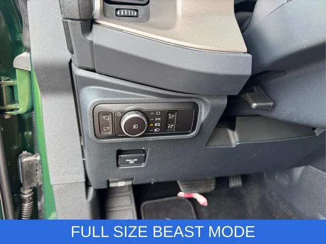 Used 2025 Green Ford Outer Banks image 23