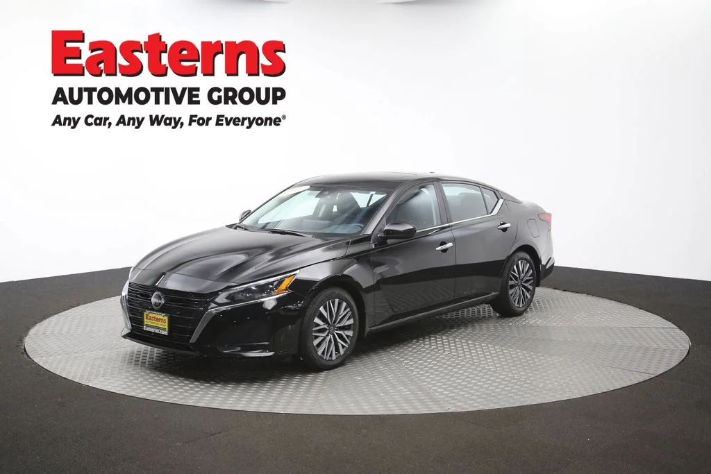 Used 2023 Black Nissan 2.5 SV image 57
