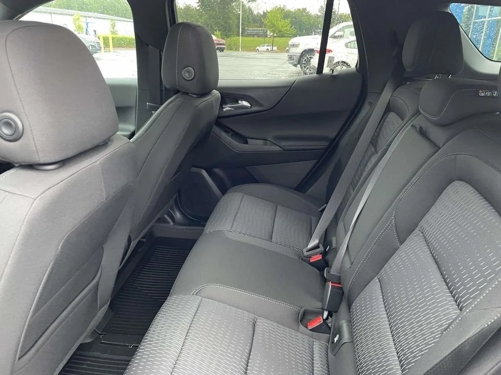 New 2027 Summit White Chevrolet LT image 14