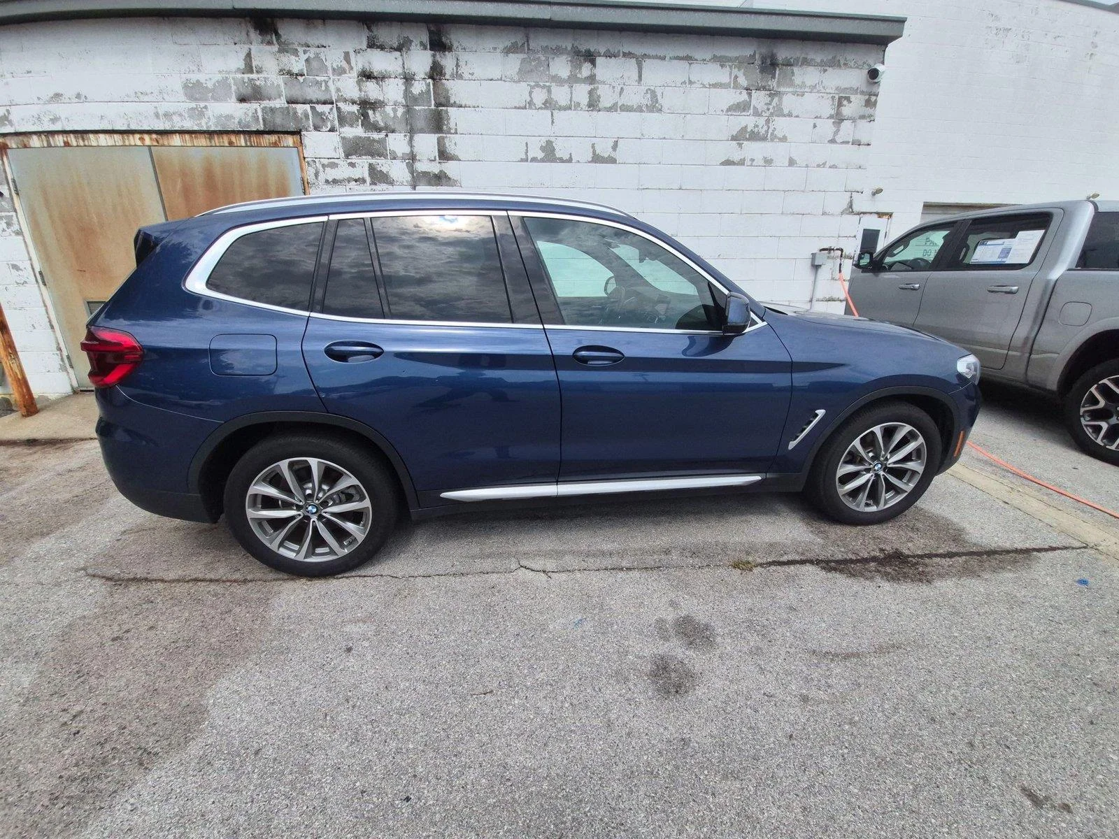 Used 2019 Phytonic Blue Metallic BMW sDrive30i image 6