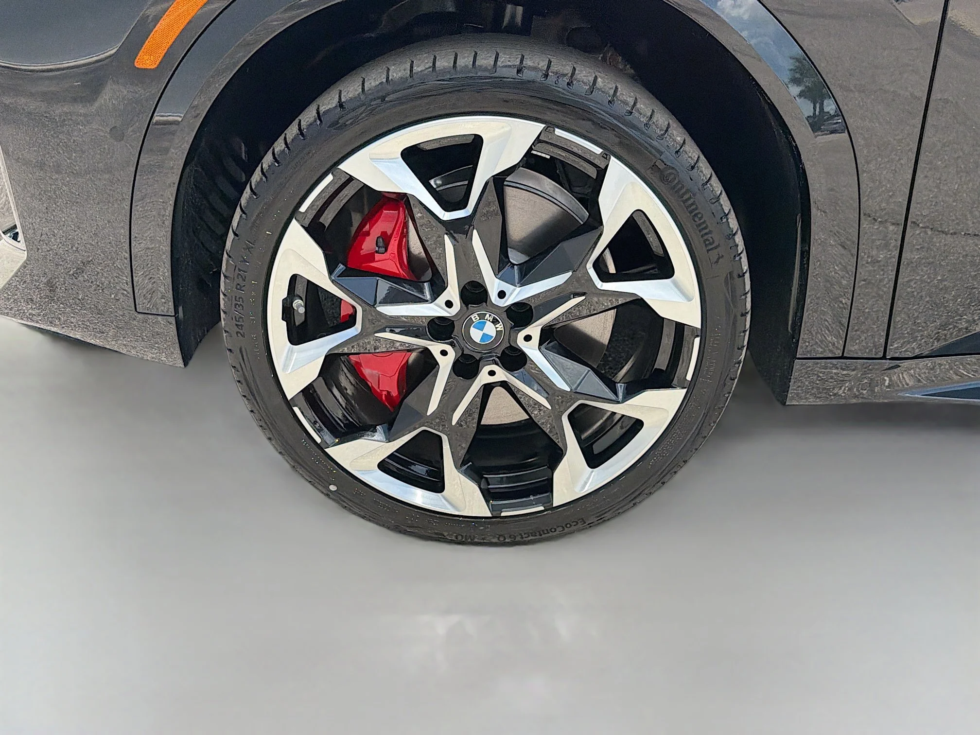 New 2026 Black Sapphire Metallic BMW xDrive28i image 41