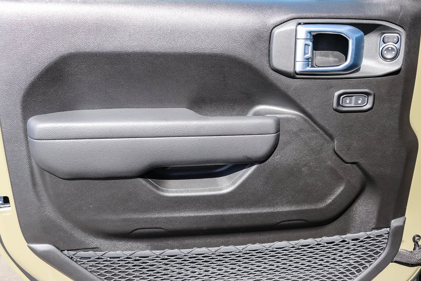 New 2027 41 Paint Jeep Sport S image 21