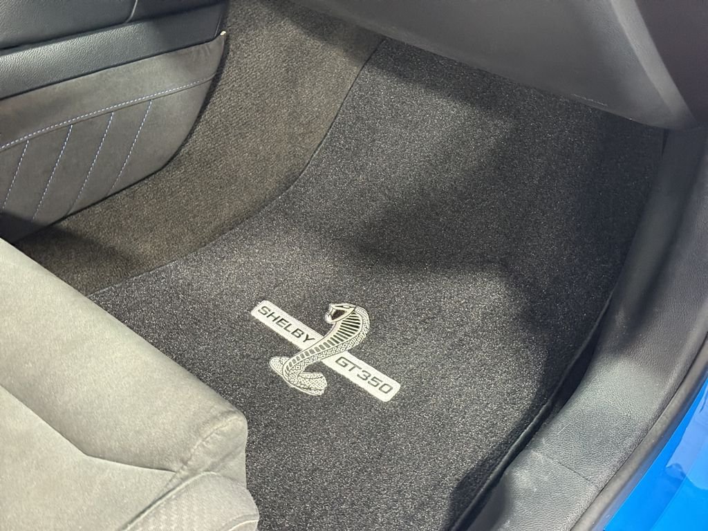 Used 2017 Grabber Blue Ford Shelby GT350 image 18