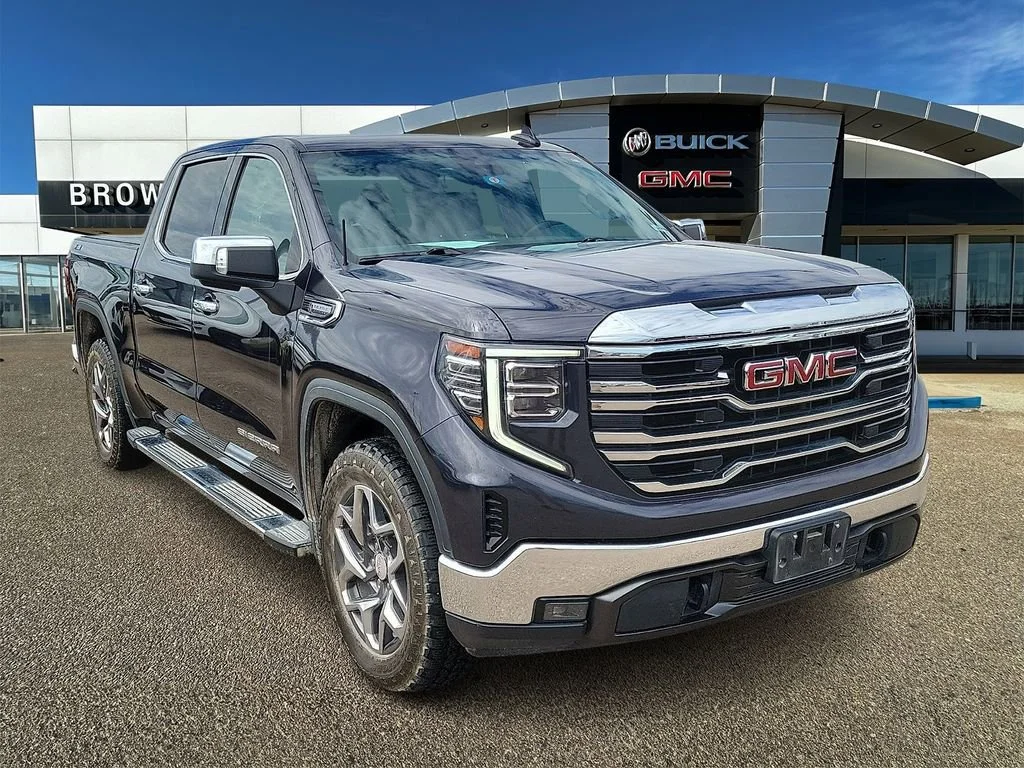 2023 GMC Sierra 4WD Crew Cab Short Box SLT's photo
