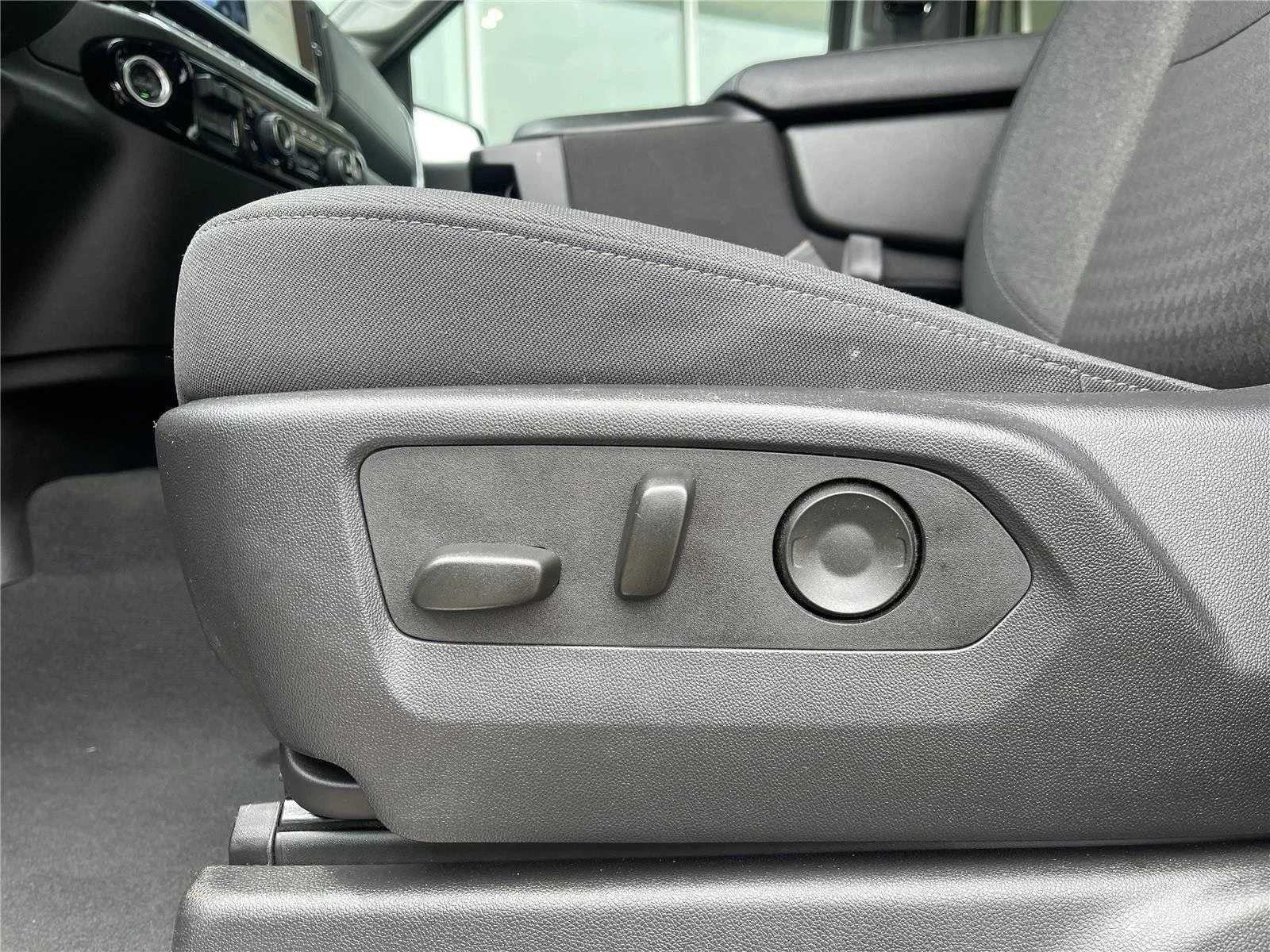 Used 2025 Black Chevrolet LT image 19