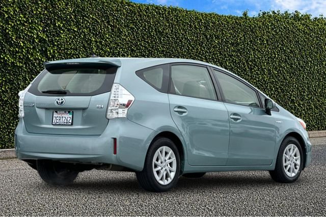 Used 2014 Beige Toyota Three image 4
