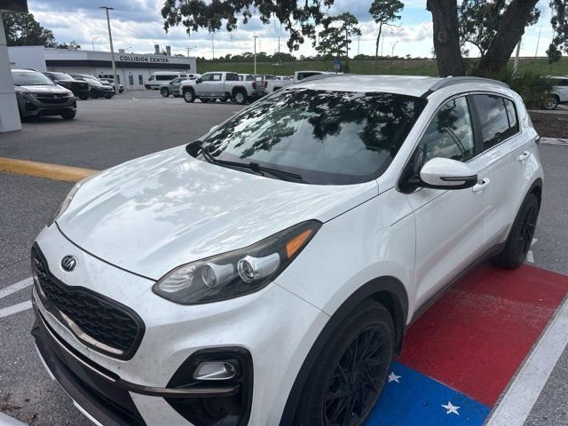 Used 2020 White Kia S image 2