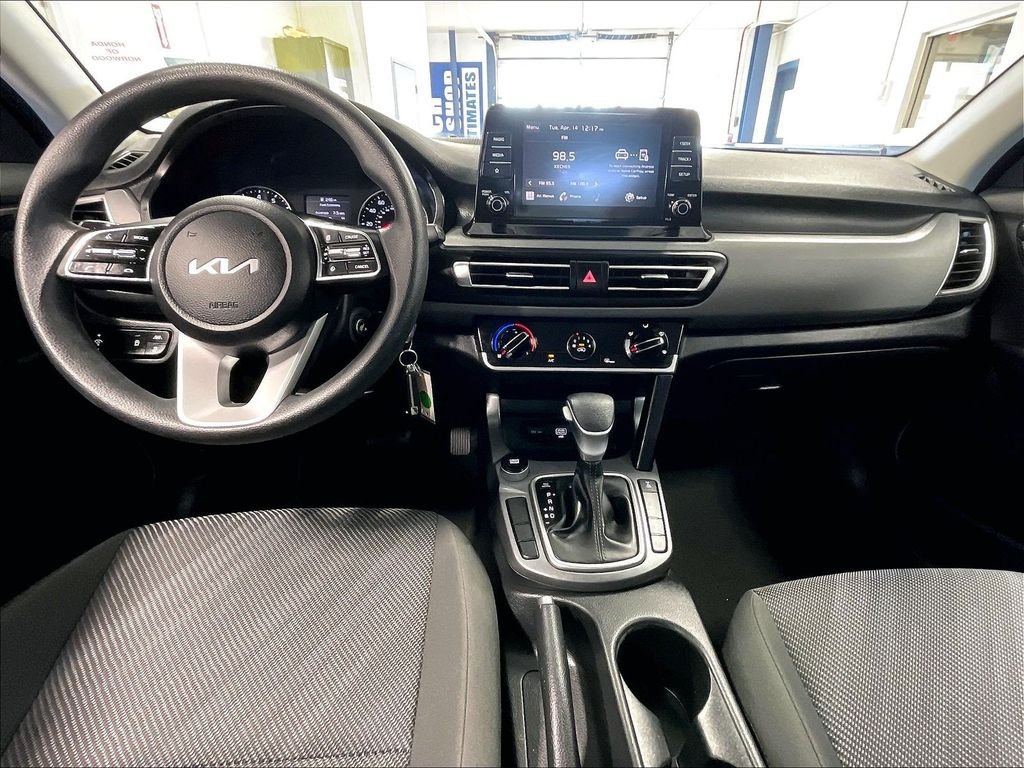 Used 2023 Black Kia LX image 21