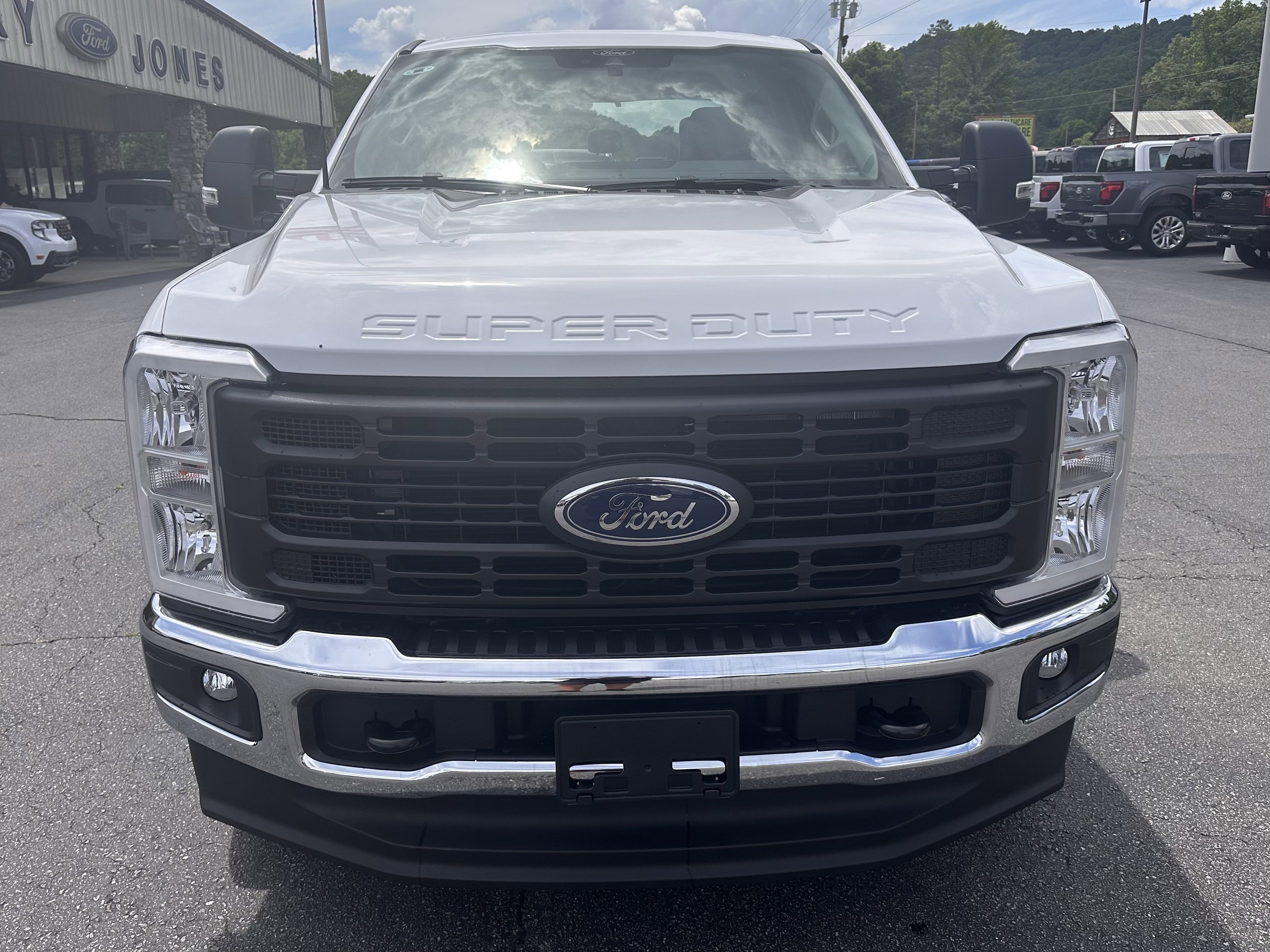 New 2026 Oxford White Ford F-250® XL image 3