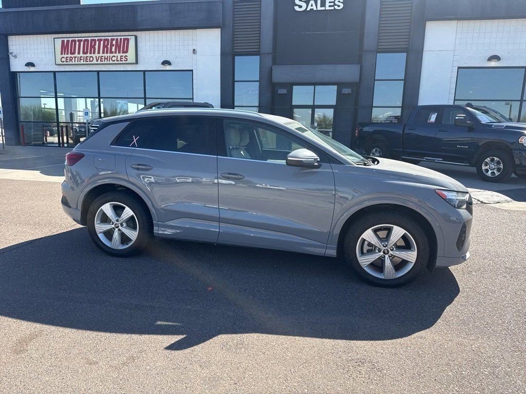 2022 Audi Q4 E-tron Premium photo 2