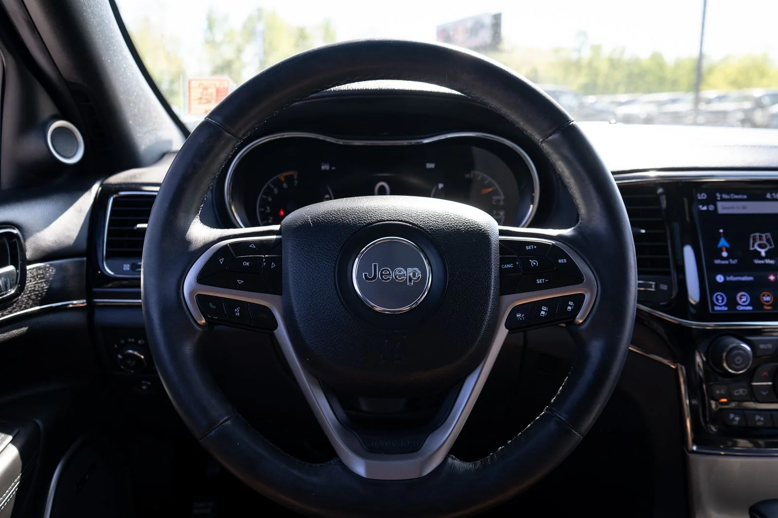 Used 2019 Black Jeep Overland image 29