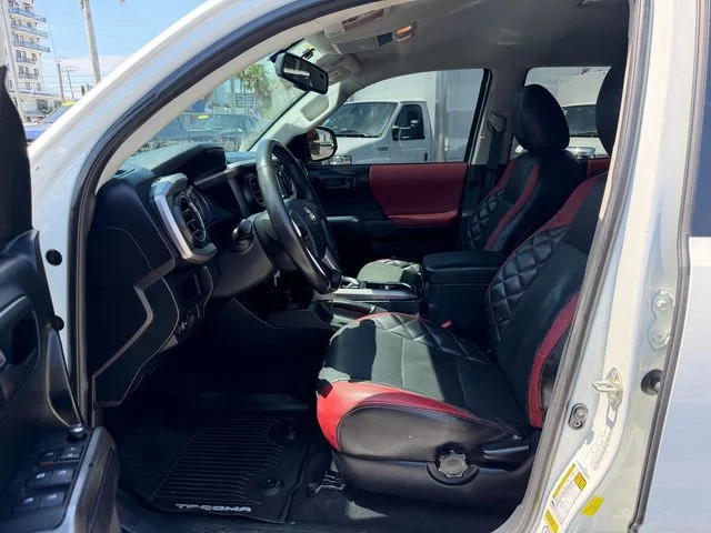 Used 2017 White Toyota SR5 image 10
