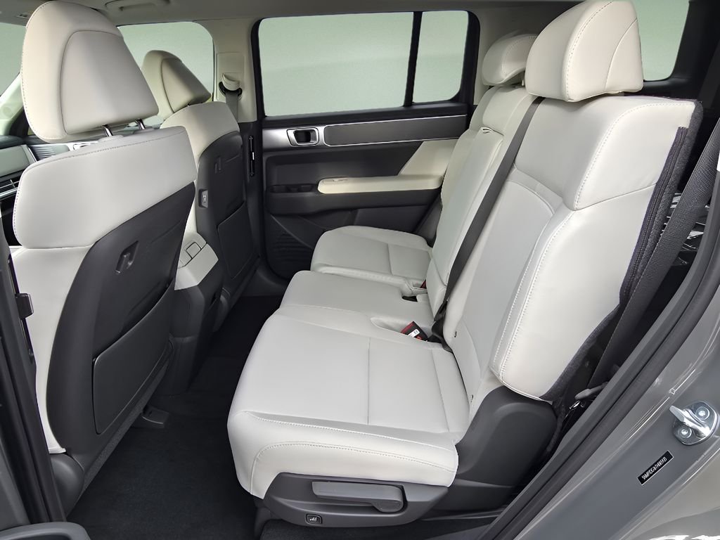 New 2026 Hampton Gray Hyundai SE image 15