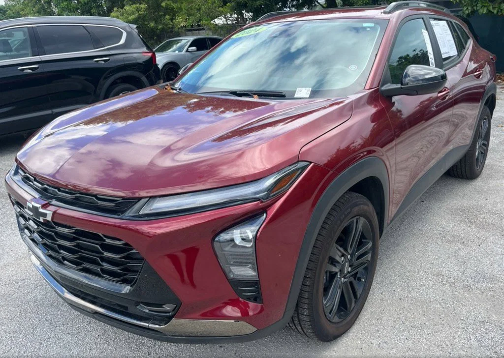Used 2024 Red Chevrolet ACTIV image 2