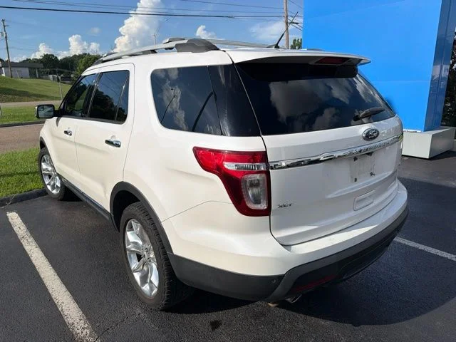 Used 2015 White Ford XLT image 5